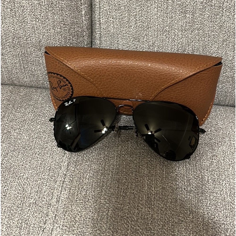 Polarized Black Aviator Ray-Bans